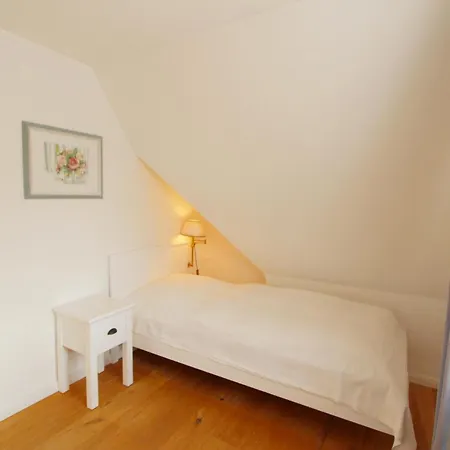 Haus Meeresbrise - Westerstr 26a, App 4 * Wenningstedt-Braderup